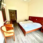 Akti فندق لوتراكي