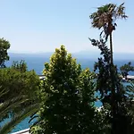 فندق Akti