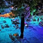 Akti فندق لوتراكي