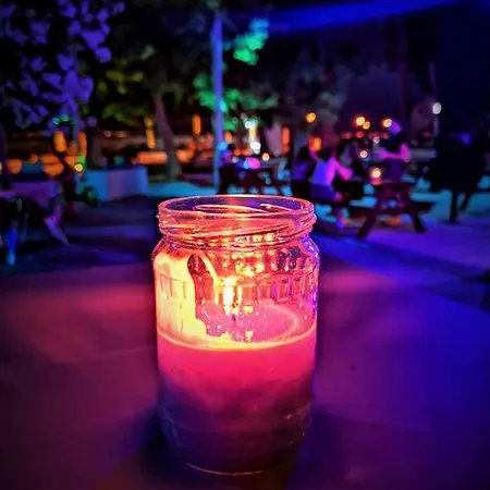 Akti לוטראקי