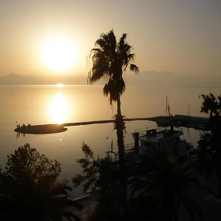 Hotel Akti 2*